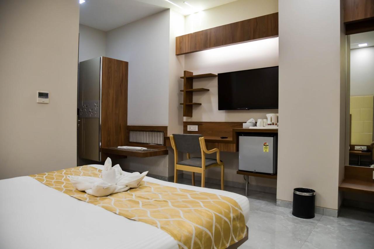 Shree Ganga Smb Hotels Удджайн Экстерьер фото