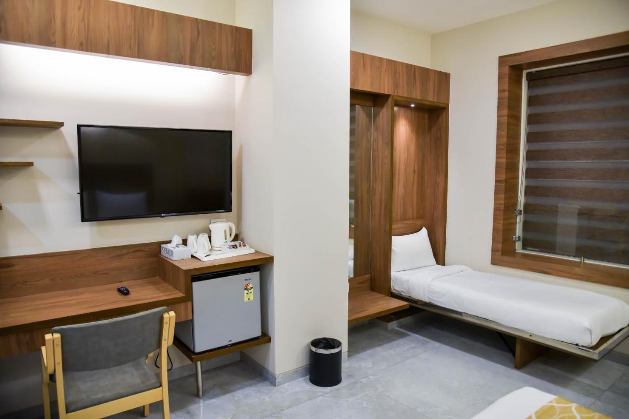 Shree Ganga Smb Hotels Удджайн Экстерьер фото