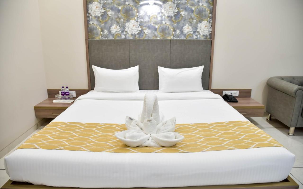 Shree Ganga Smb Hotels Удджайн Экстерьер фото